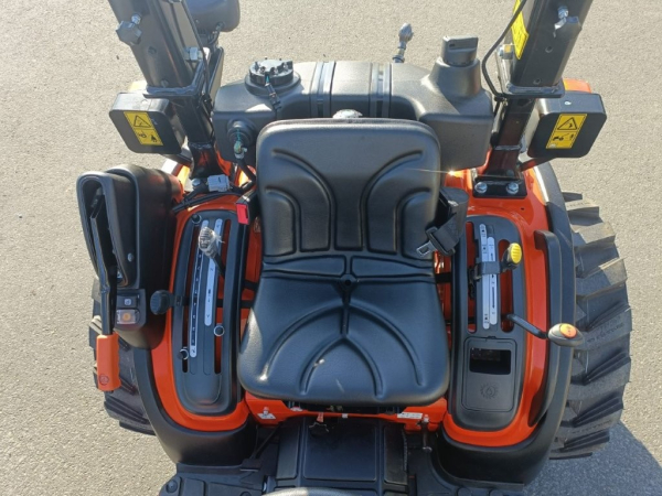 Kleintraktor  TAFE 6028 H mit hydrostatischem Antrieb